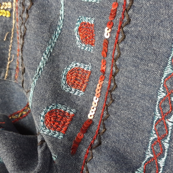 C.L.O.T.h.e.s denim 100% cotton beaded embroidery button up top - Picture 12 of 14